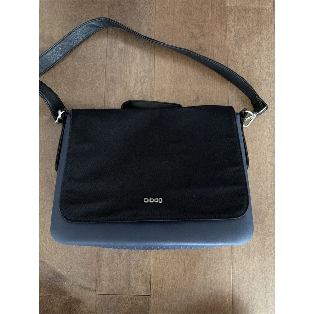 O-bag Messenger Bag Rubber Bag Black Used Italian Fashion